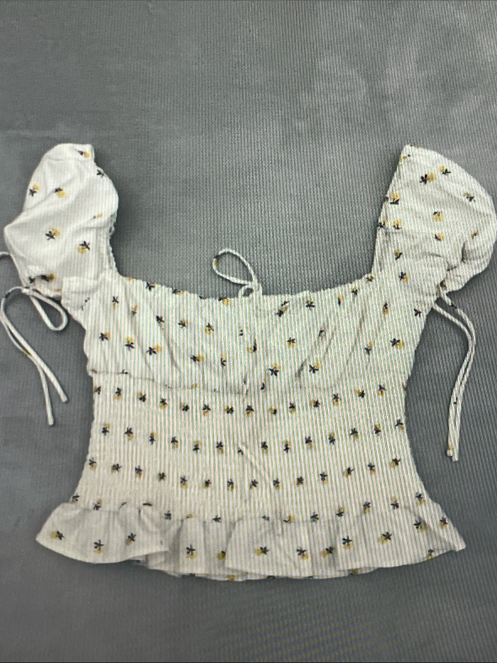 MAJORELLE White Floral Smocked Crop Top with Puff Sleeves